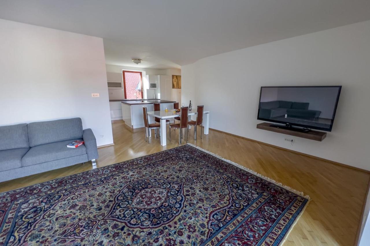 Appartement Riverside Ljubljanica With Private Parking à Ljubljana Extérieur photo
