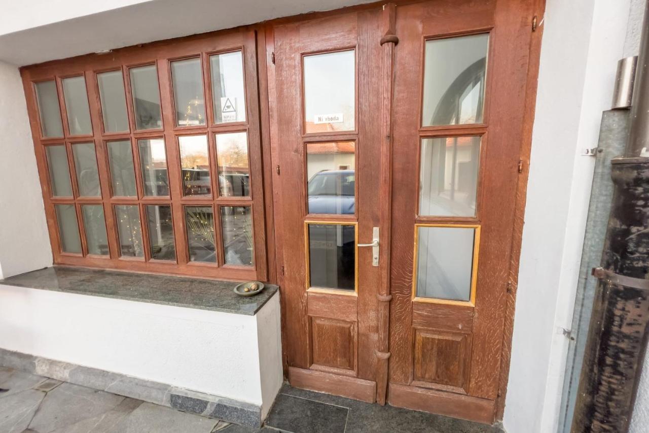 Appartement Riverside Ljubljanica With Private Parking à Ljubljana Extérieur photo
